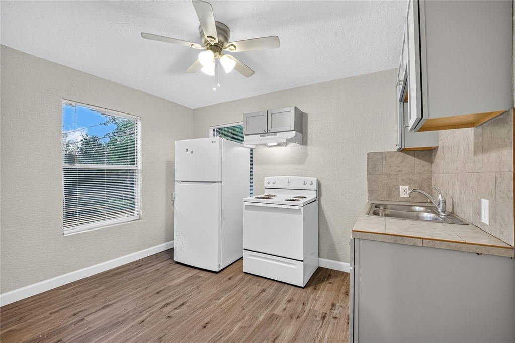 4203 Polk Street - Photo 11