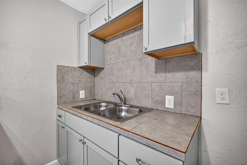4203 Polk Street - Photo 14
