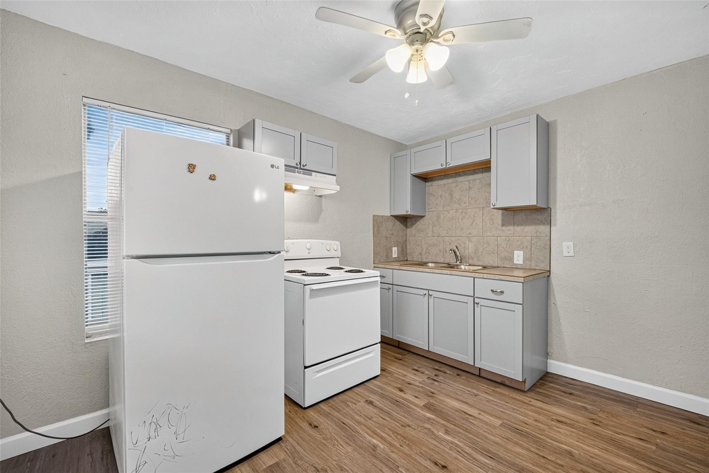 4203 Polk Street - Photo 12