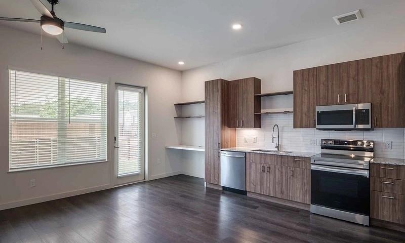 2232 Empire Central Drive - Photo 3
