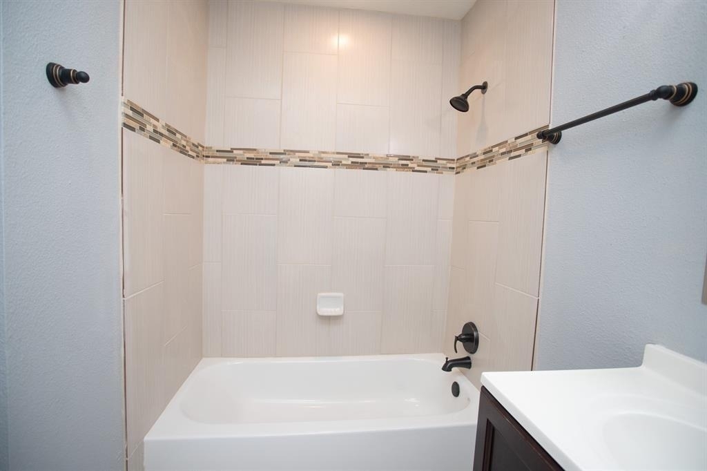 5821 Sunforest Dr - Photo 22
