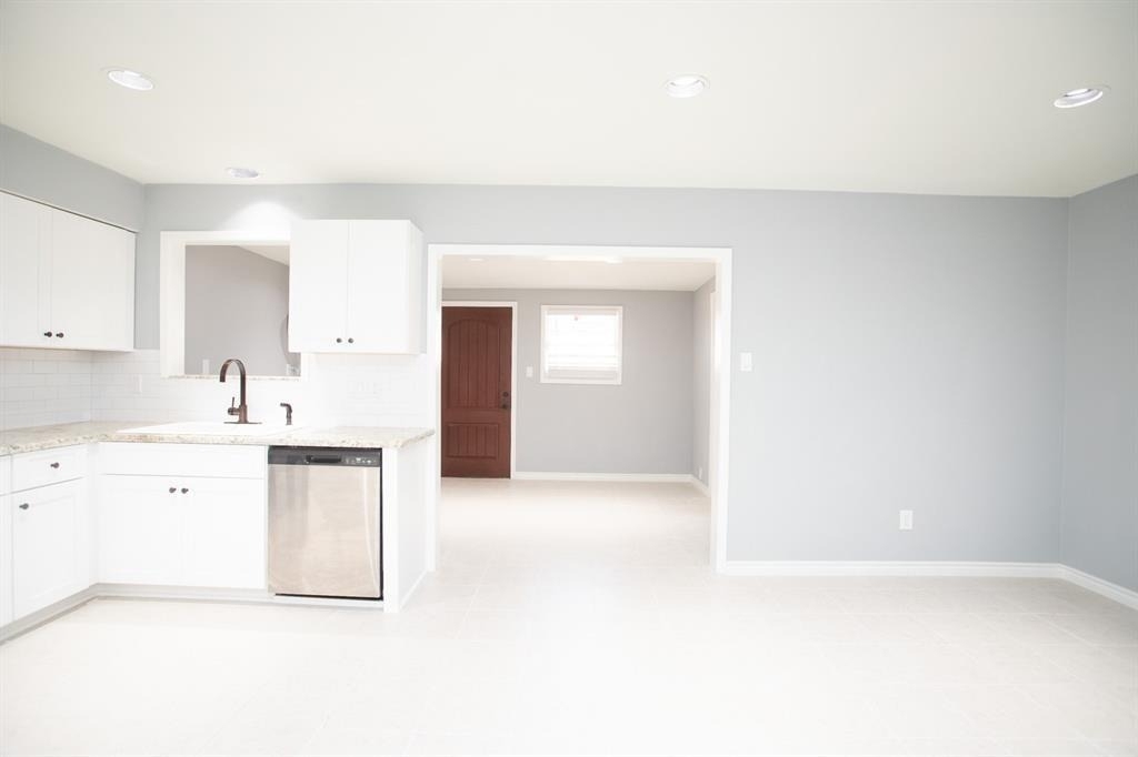 5821 Sunforest Dr - Photo 1