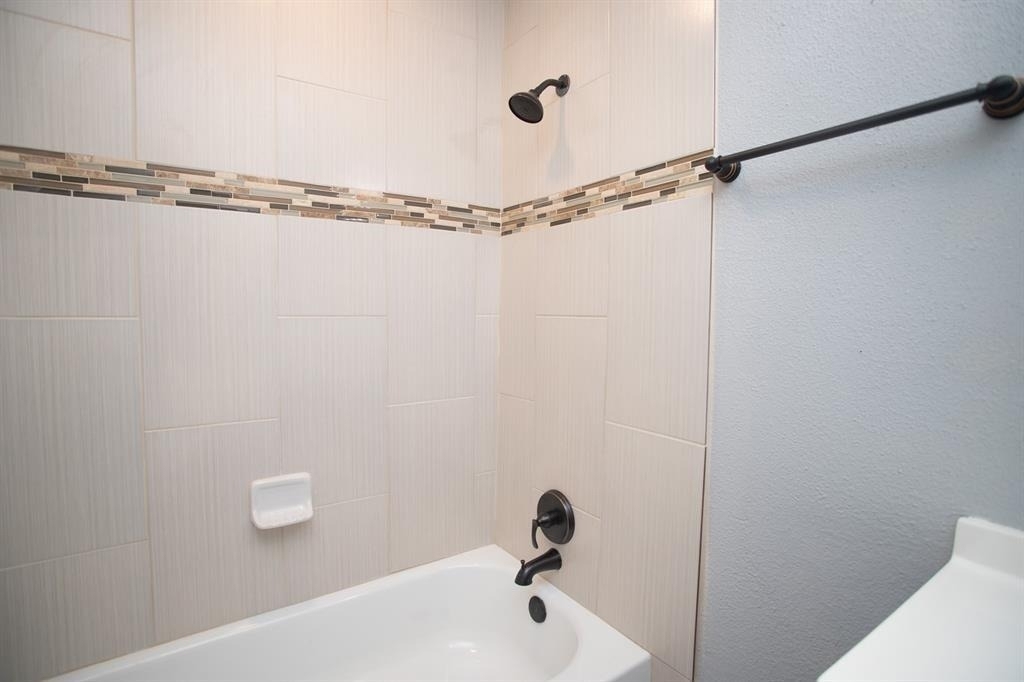 5821 Sunforest Dr - Photo 21
