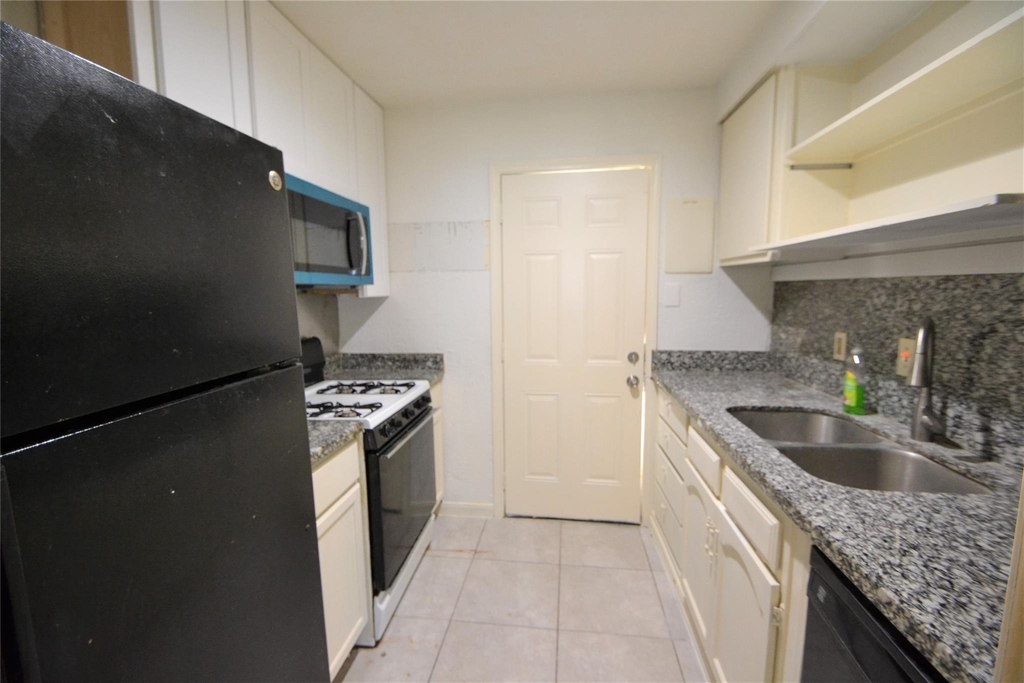 406 Pine Street - Photo 10