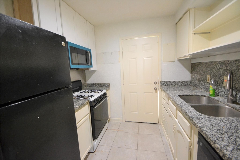 406 Pine Street - Photo 11