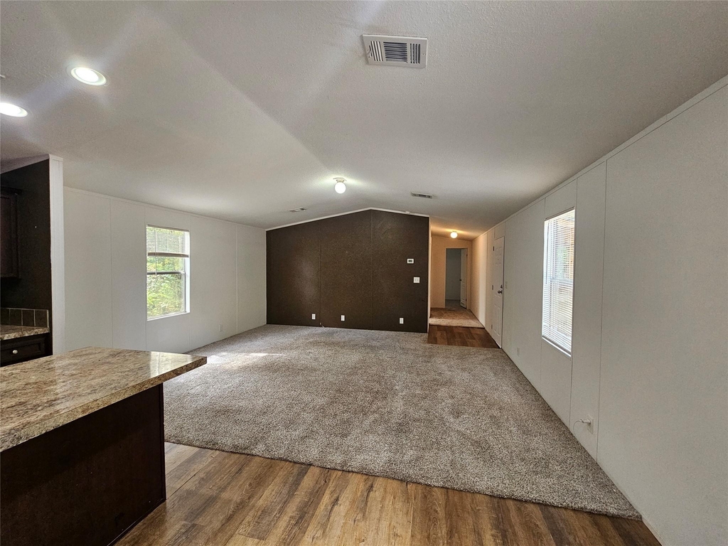 180 Carrier Avenue - Photo 6