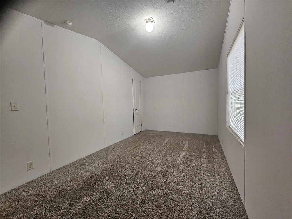 180 Carrier Avenue - Photo 16