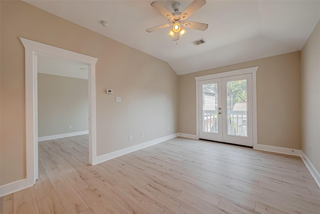 1110 E 24th Street - Photo 5