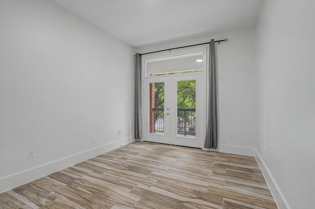 300 St Joseph Parkway - Photo 15