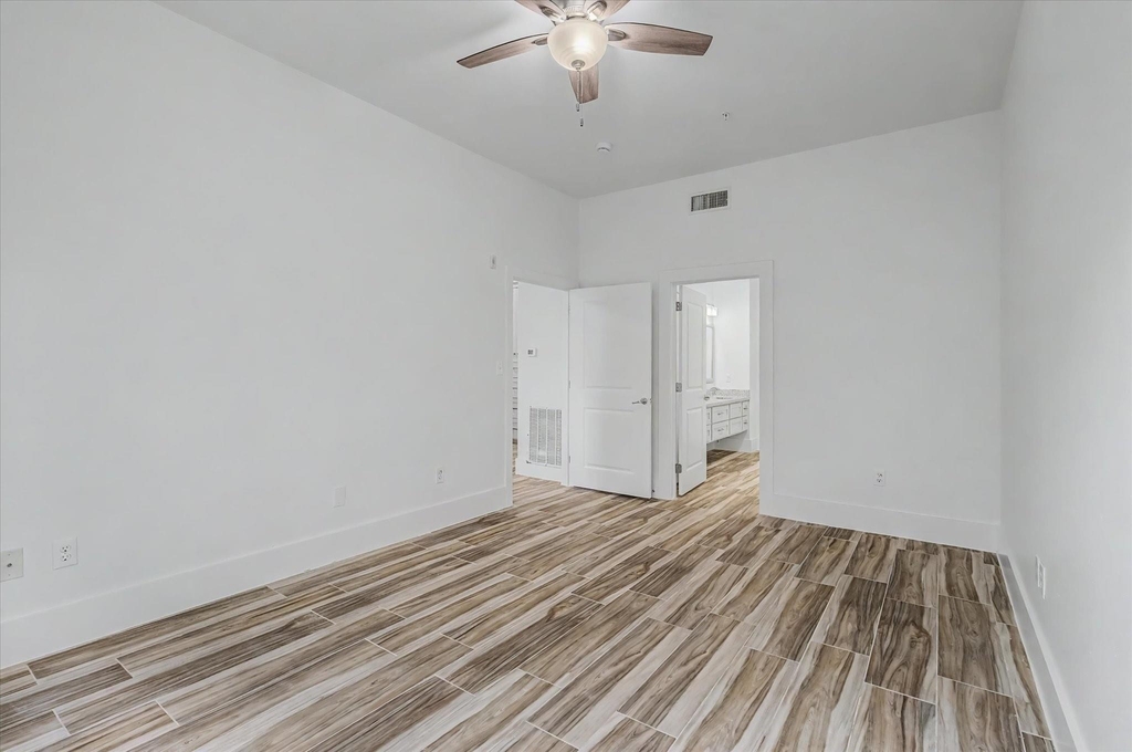 300 St Joseph Parkway - Photo 19