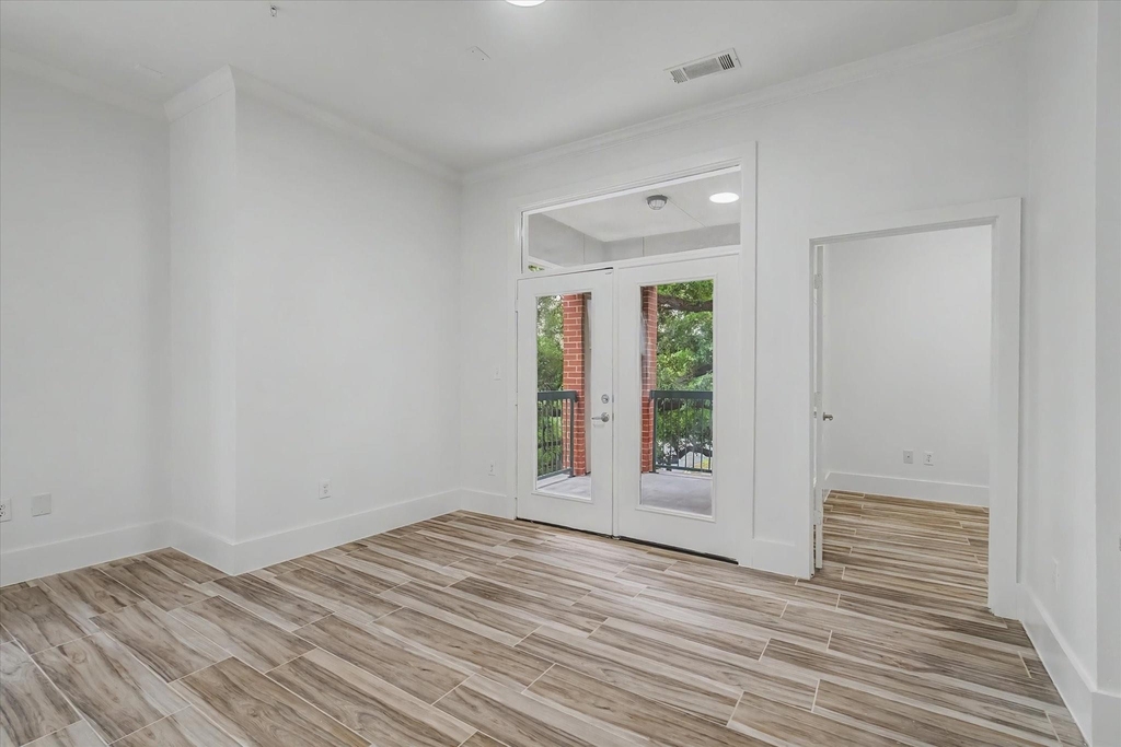 300 St Joseph Parkway - Photo 8
