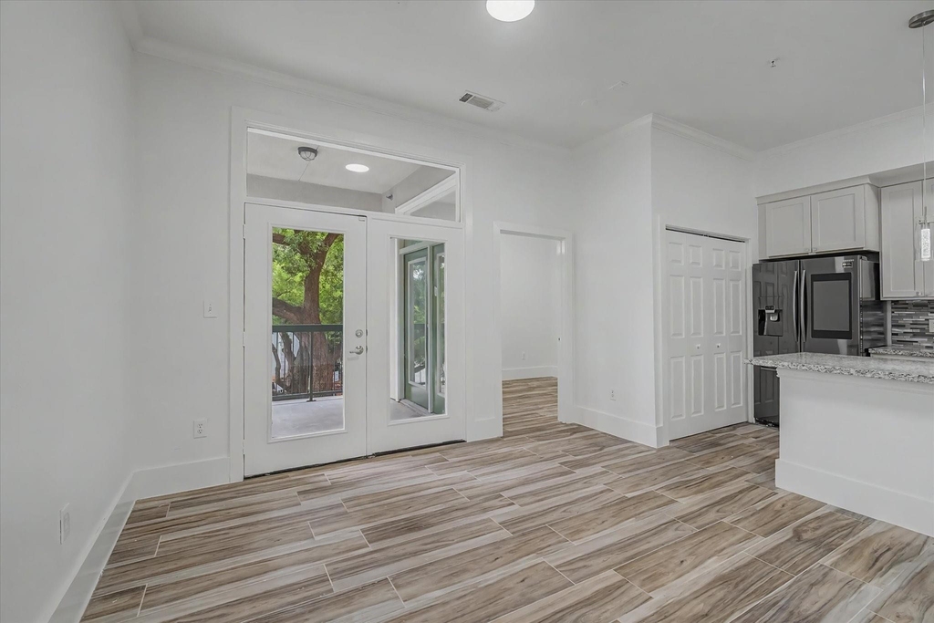 300 St Joseph Parkway - Photo 9