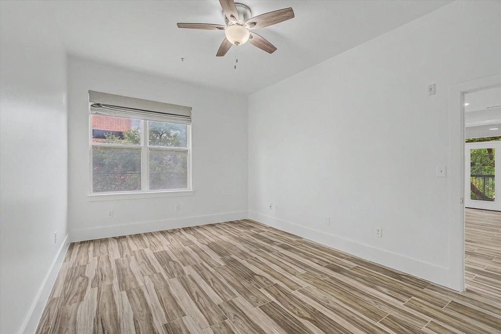 300 St Joseph Parkway - Photo 18
