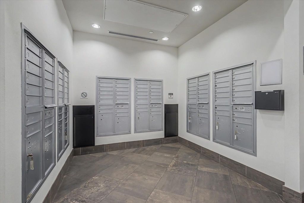 300 St Joseph Parkway - Photo 43