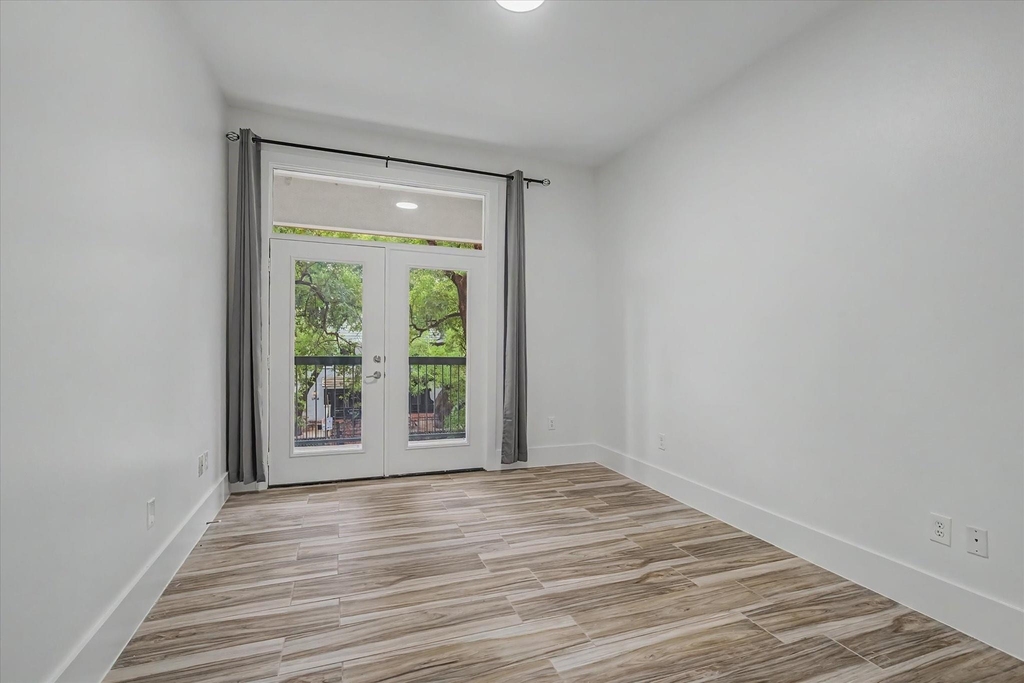 300 St Joseph Parkway - Photo 14