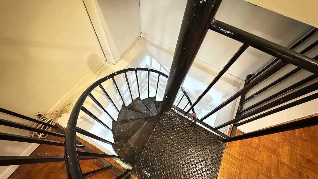 East 89th Street - Photo 5
