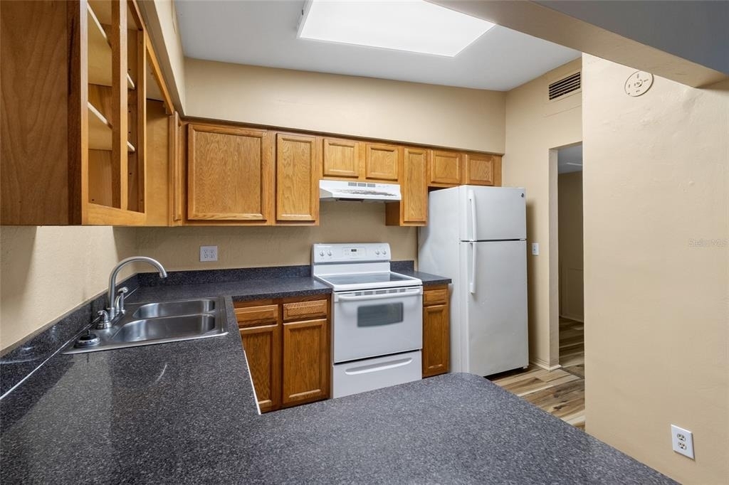 1650 49th Avenue N - Photo 14