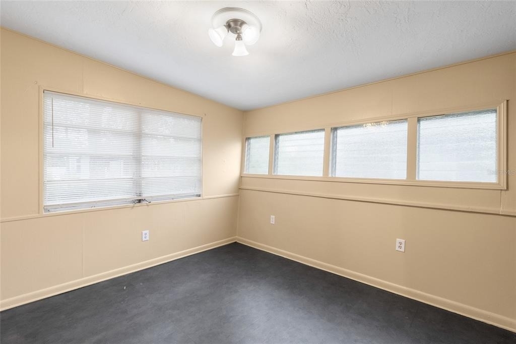 1650 49th Avenue N - Photo 6