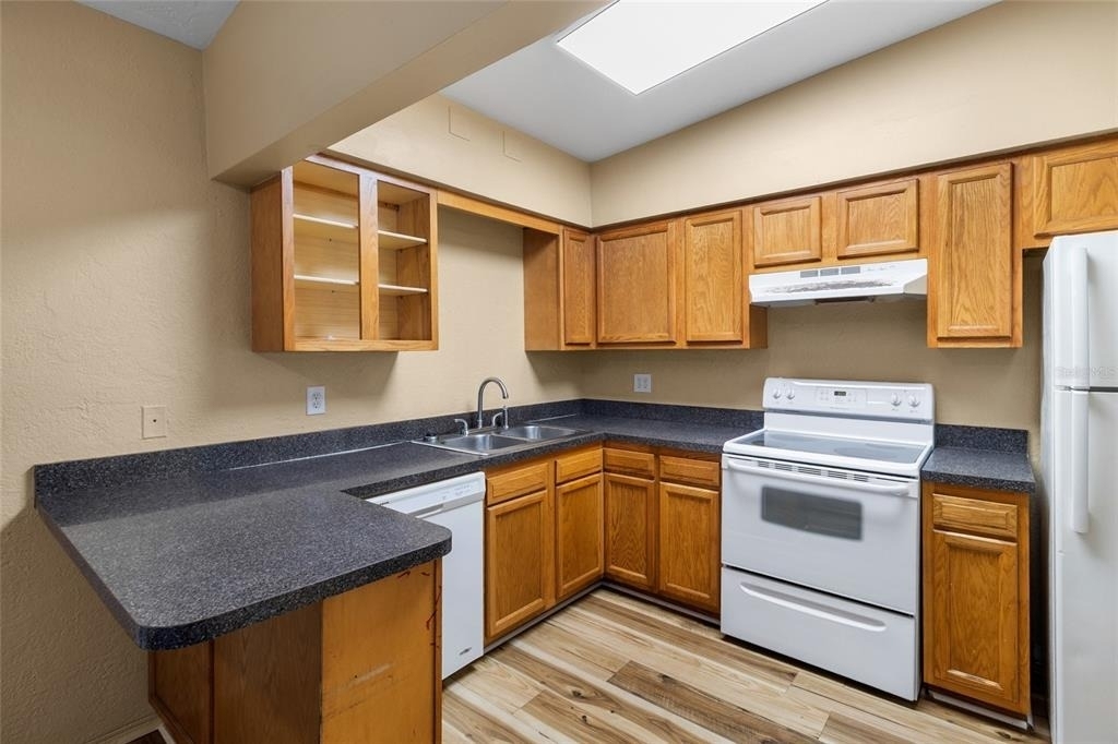 1650 49th Avenue N - Photo 13