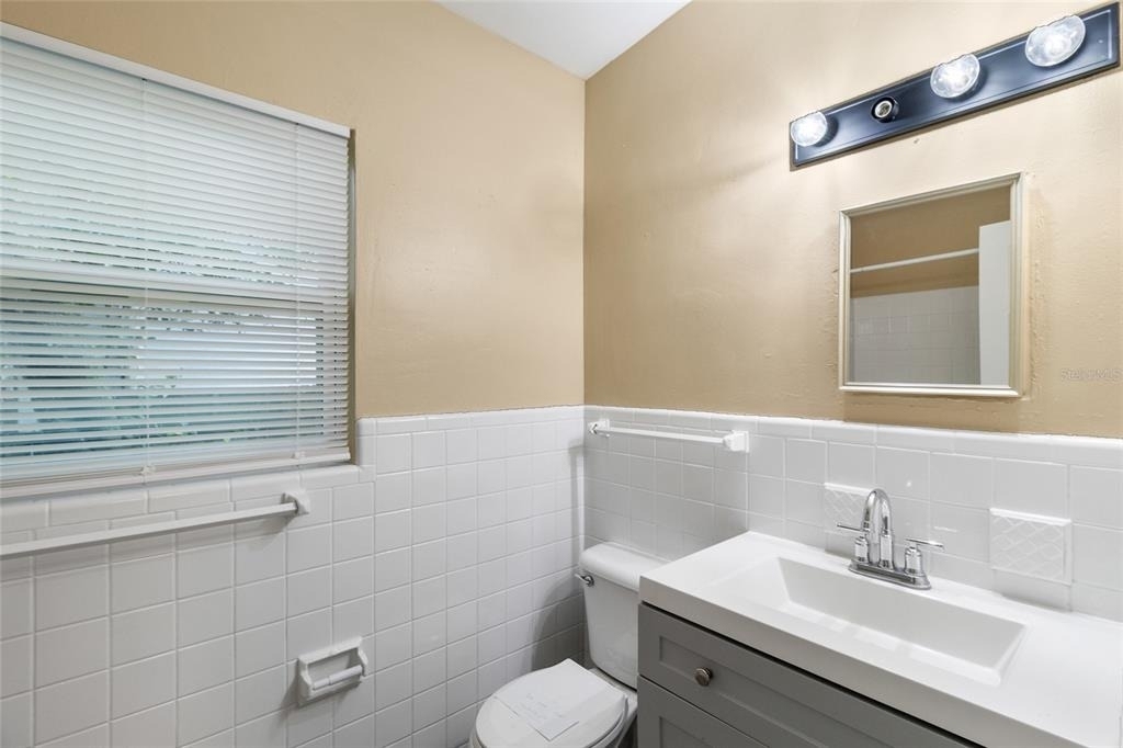 1650 49th Avenue N - Photo 19