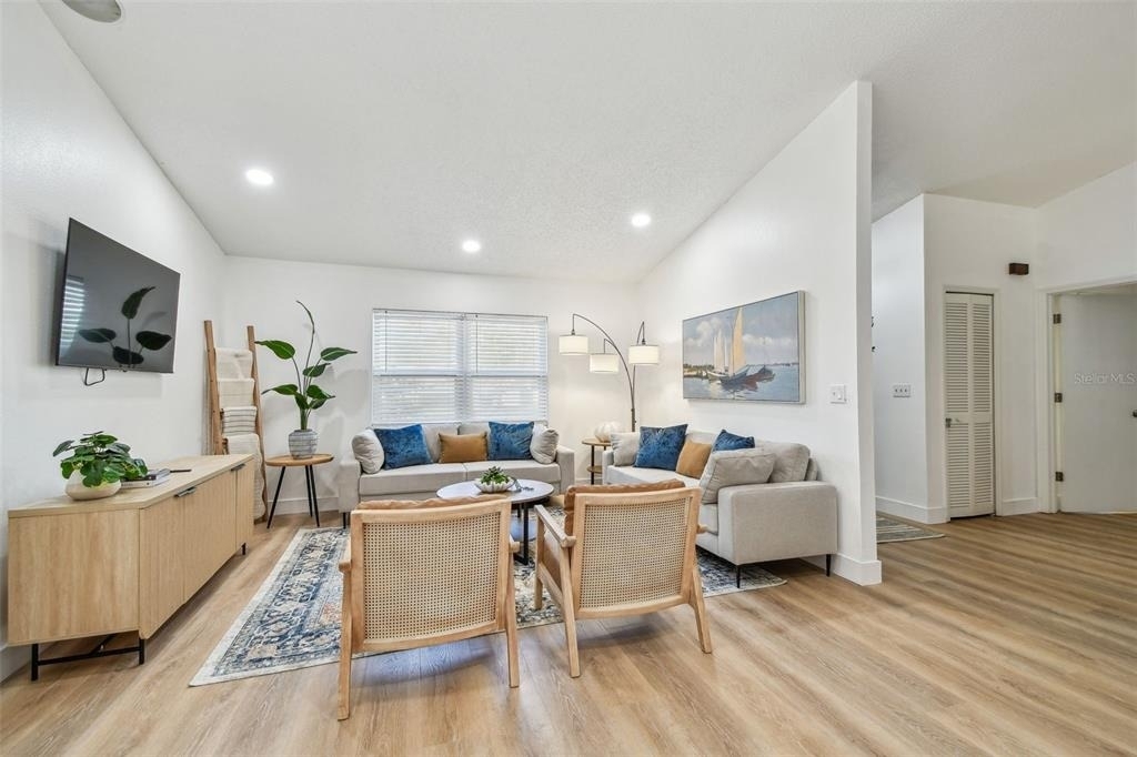 380 Fernshire Court - Photo 4
