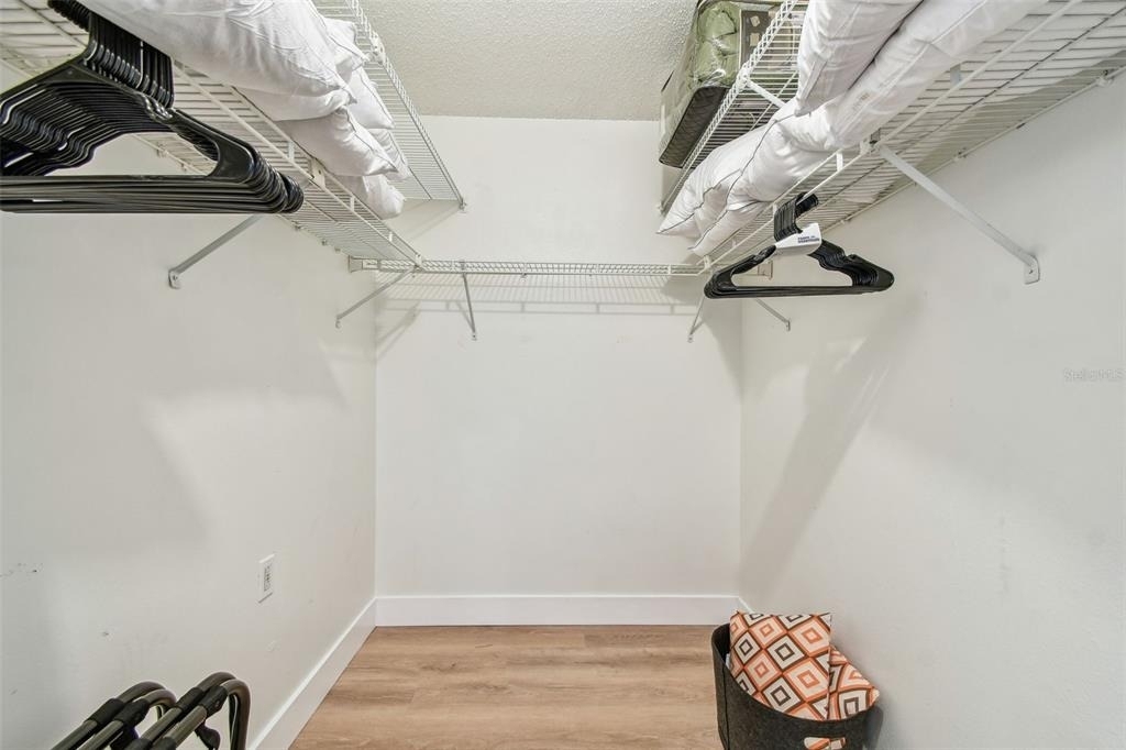 380 Fernshire Court - Photo 14