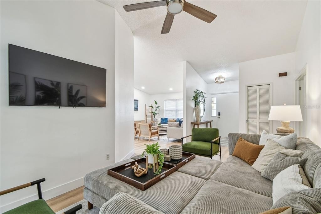 380 Fernshire Court - Photo 5