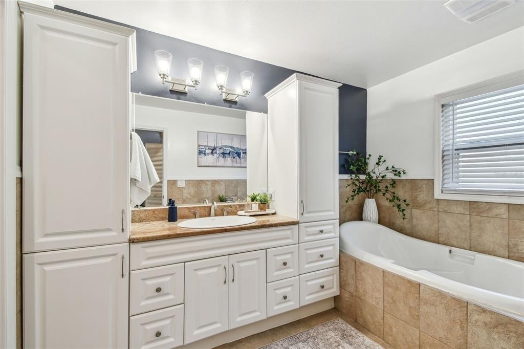 380 Fernshire Court - Photo 16