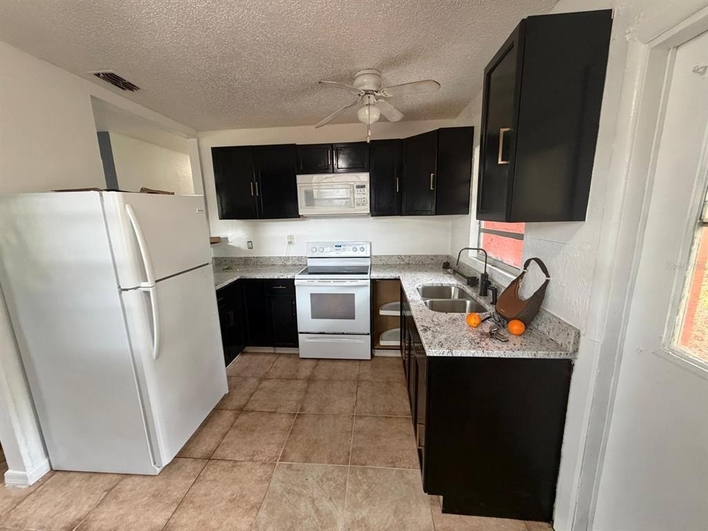 621 Lincoln Avenue - Photo 2