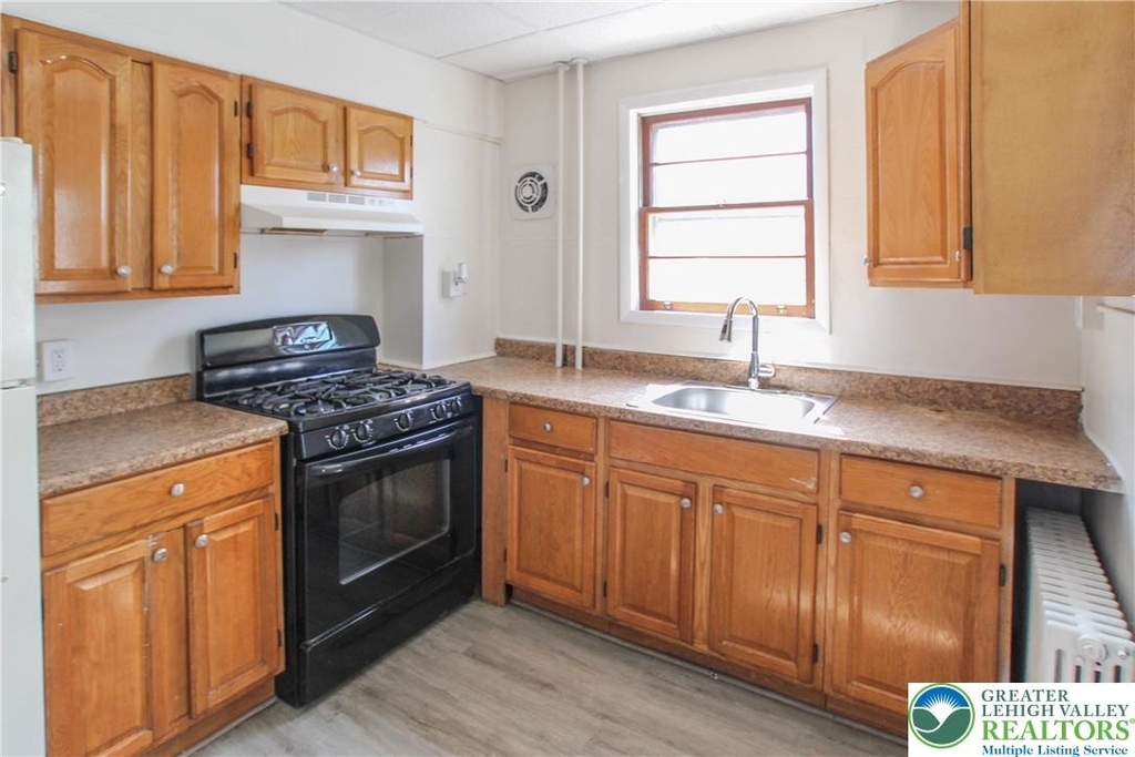 534 Hayes Street - Photo 2