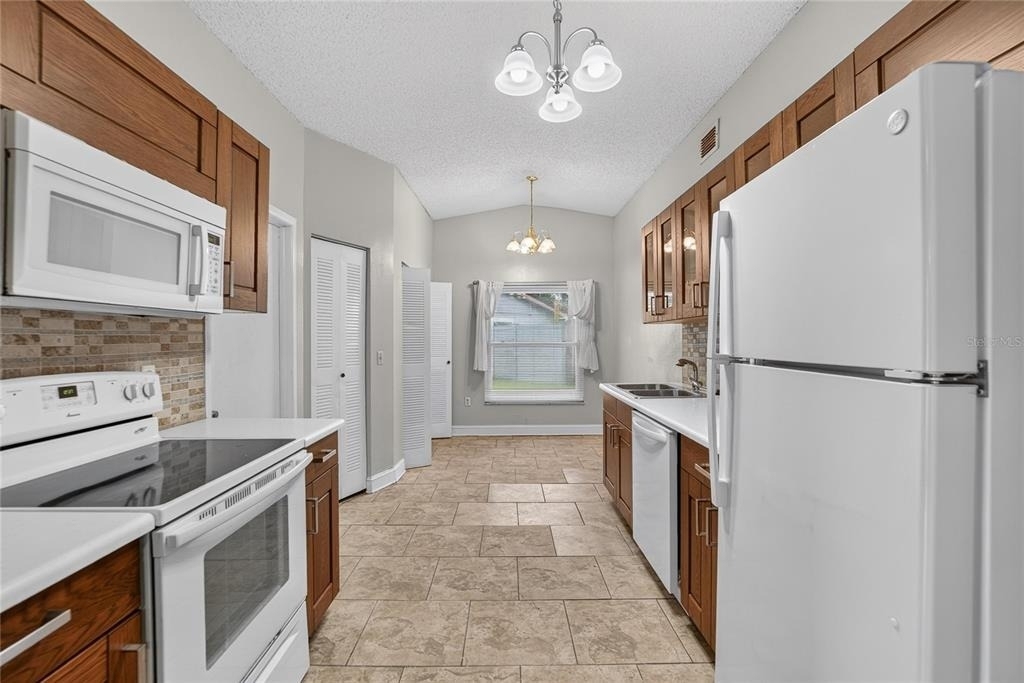 629 Stillview Circle - Photo 17