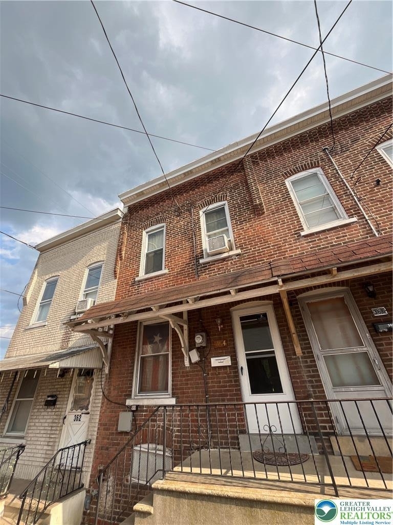 364 Green Street - Photo 0