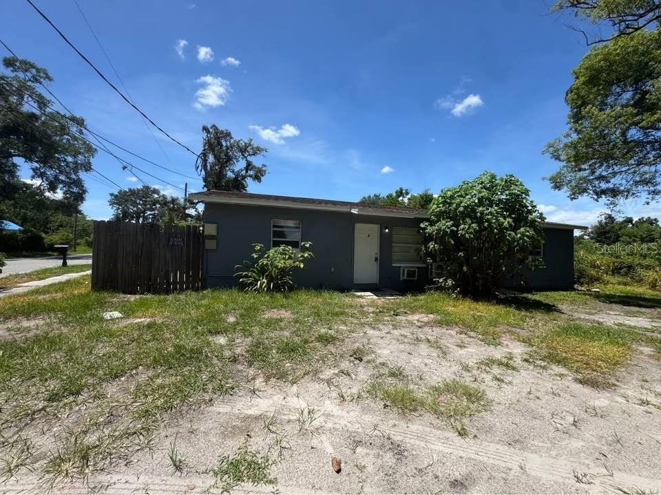 2200 E Bird Street - Photo 0