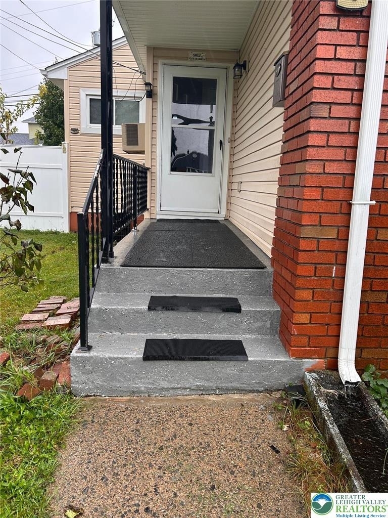 1573 Luzerne Street - Photo 2