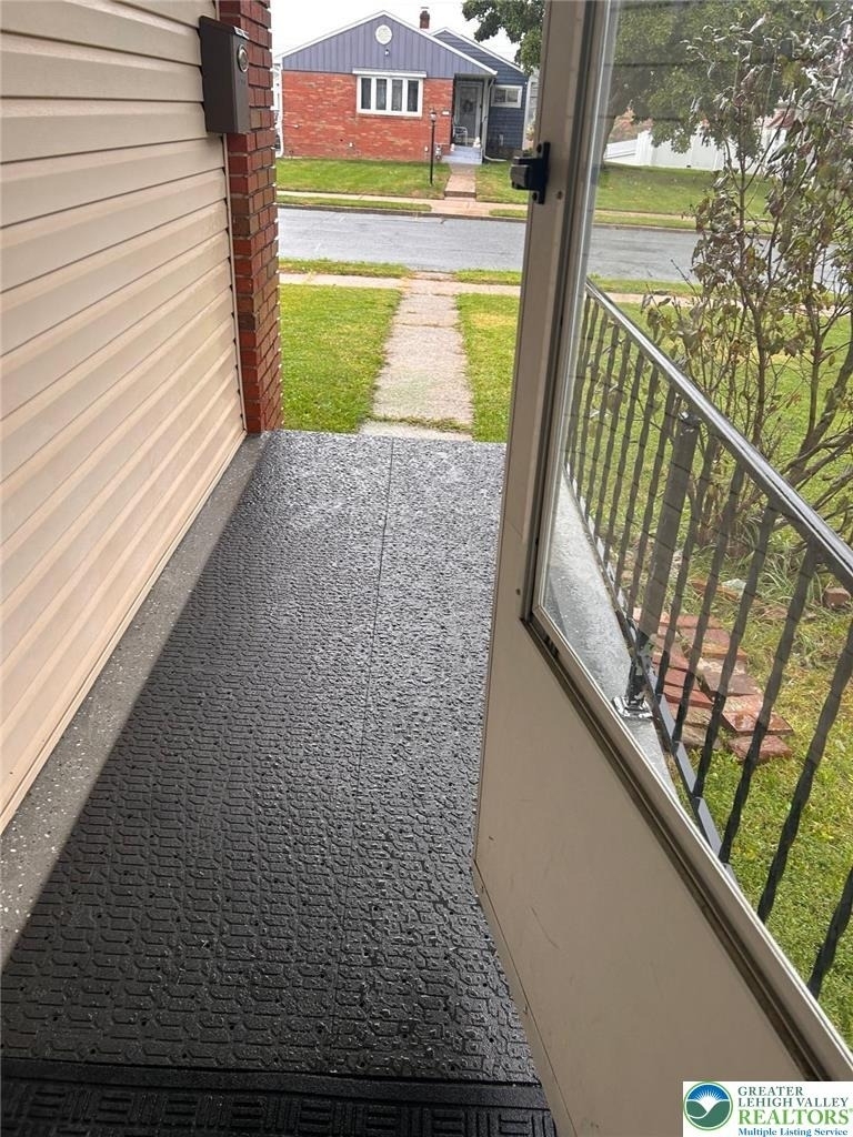 1573 Luzerne Street - Photo 3