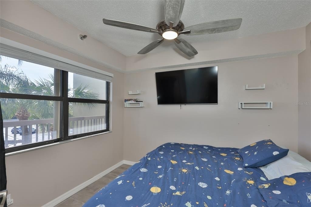 5400 Park Street N - Photo 17