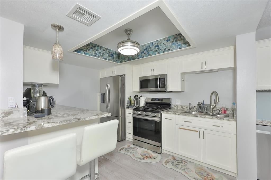 5400 Park Street N - Photo 6