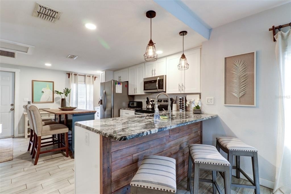 7018 N Central Avenue - Photo 11