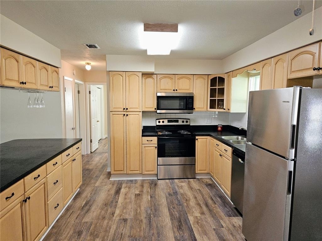 5718 45th Avenue N - Photo 5