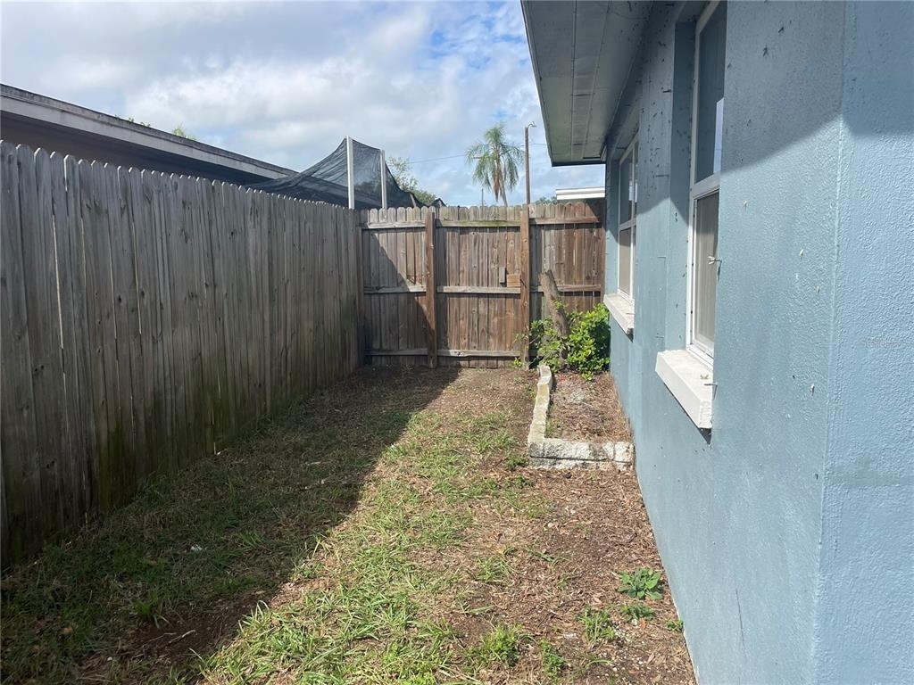 319 N Jupiter Avenue - Photo 10