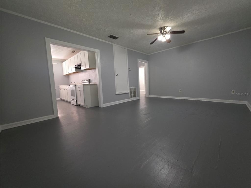 1236 W 9th Street - Photo 1