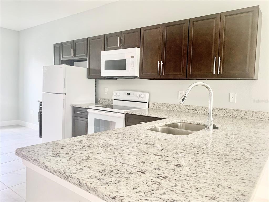 746 Camel Court - Photo 5