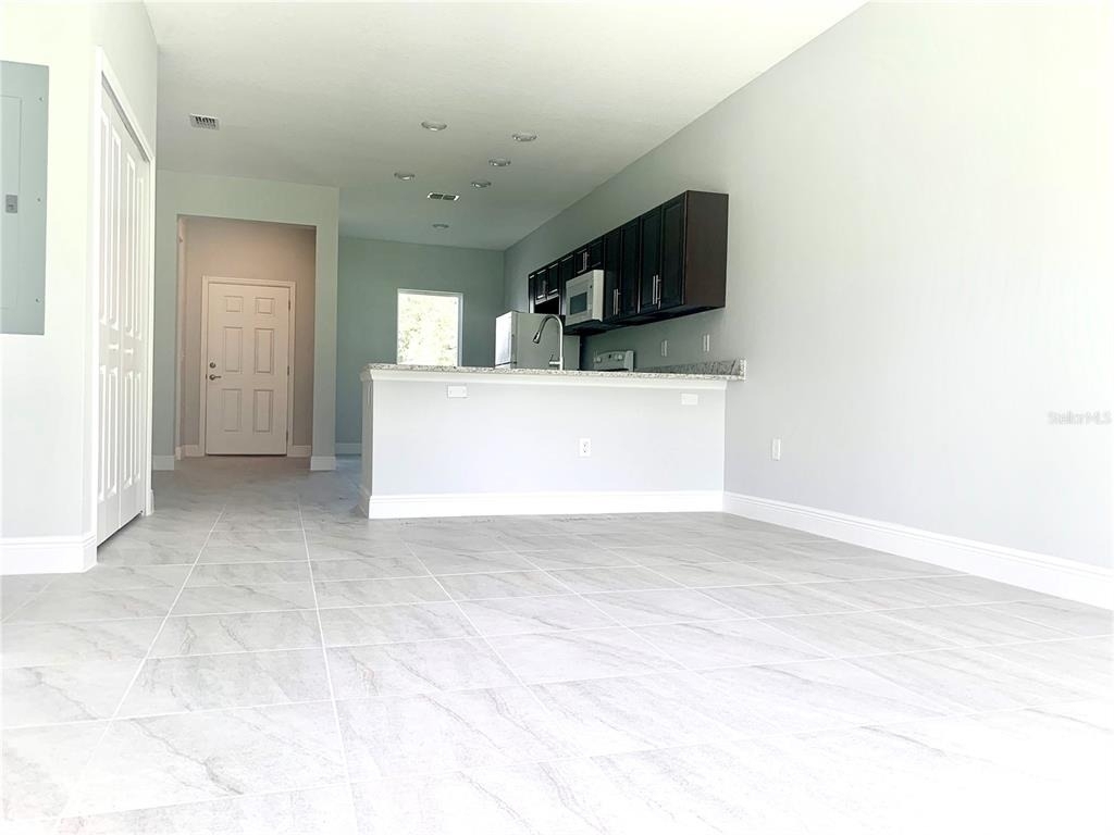 746 Camel Court - Photo 8