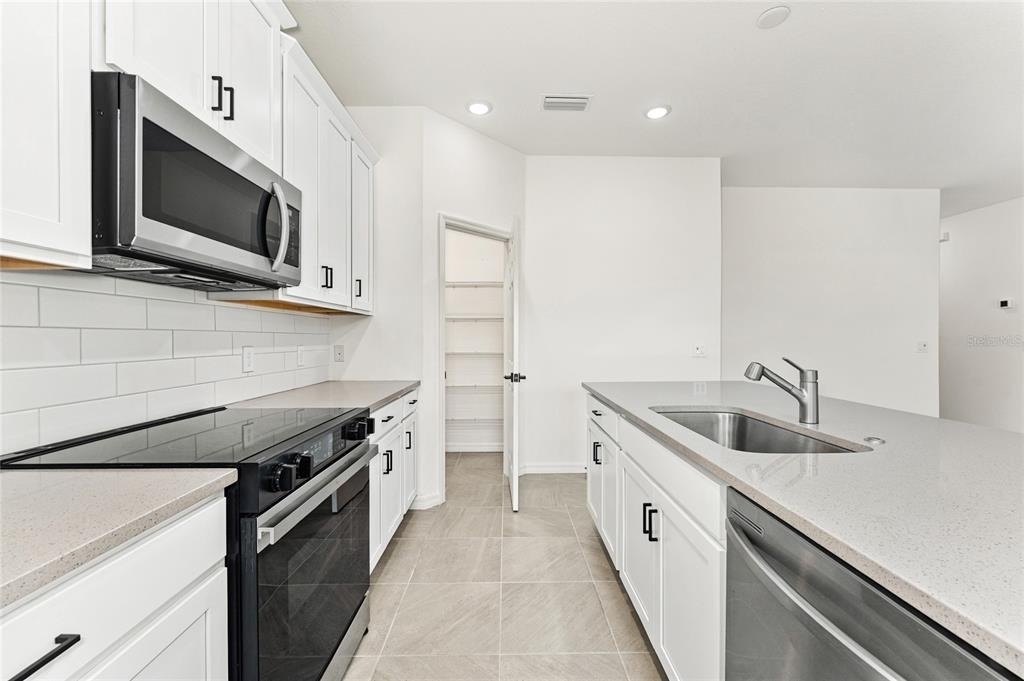 646 Duke Drive - Photo 10