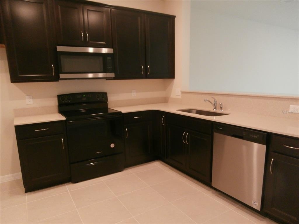 3527 Plainview Drive - Photo 1