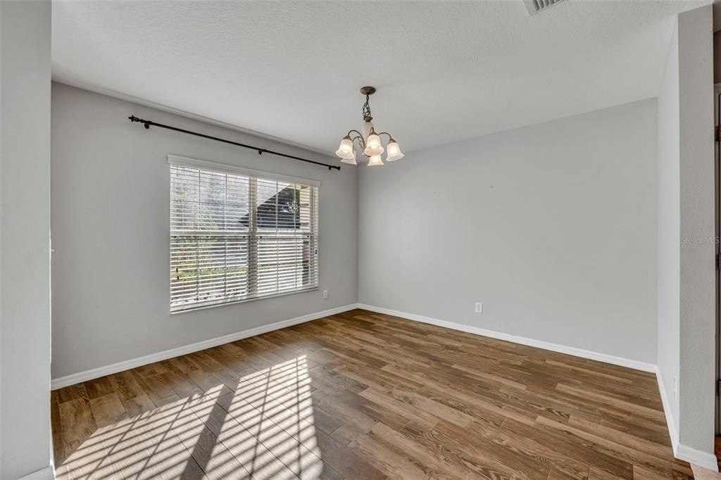 524 Hearthglen Boulevard - Photo 4