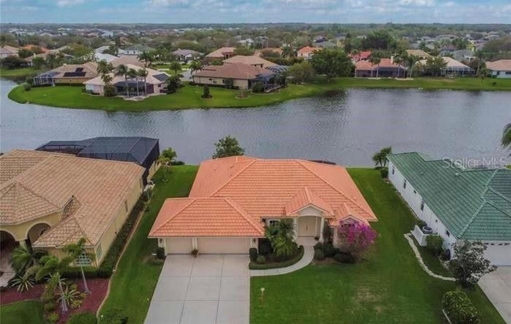 2953 Seasons Boulevard - Photo 1