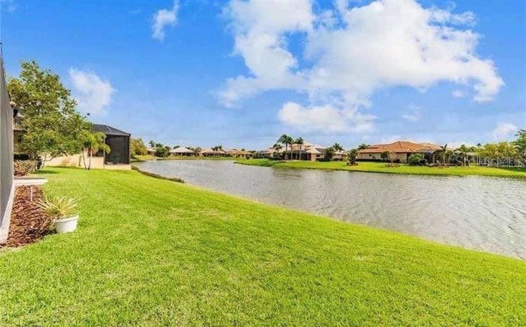 2953 Seasons Boulevard - Photo 31