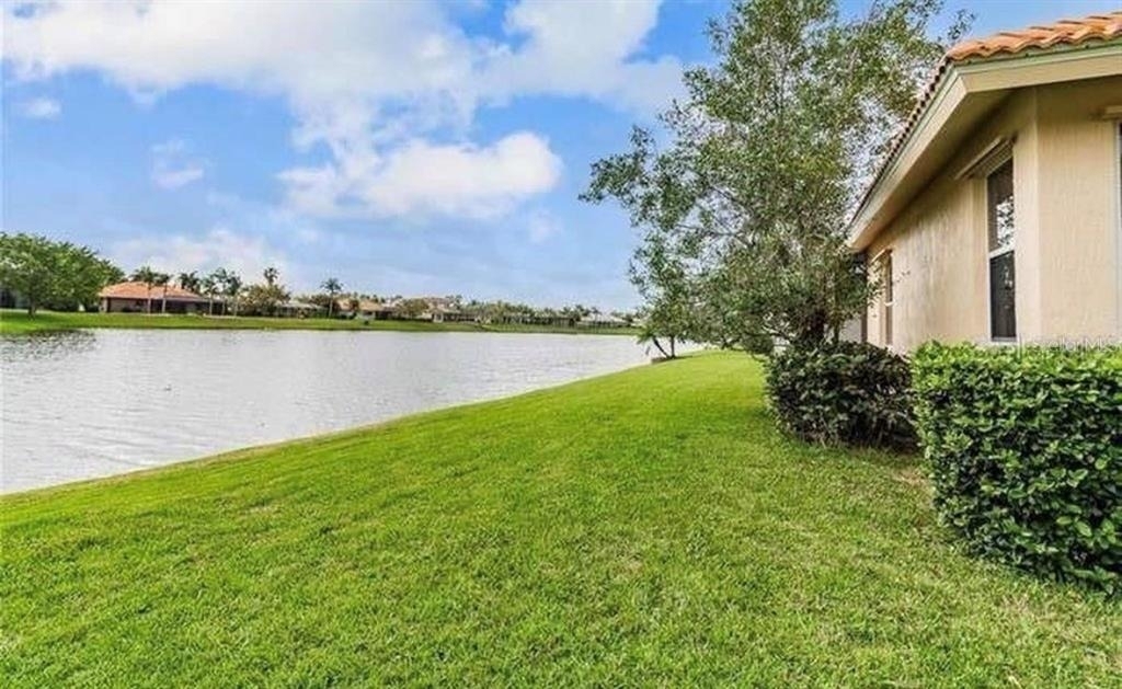 2953 Seasons Boulevard - Photo 32