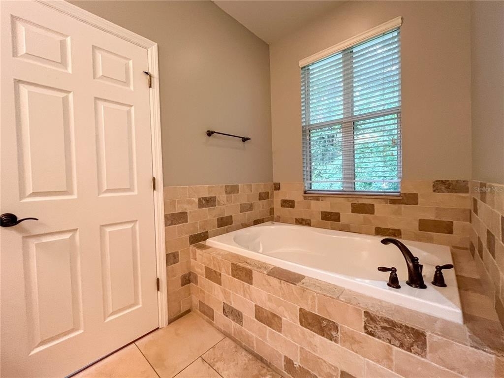 111 E Steele Street - Photo 55
